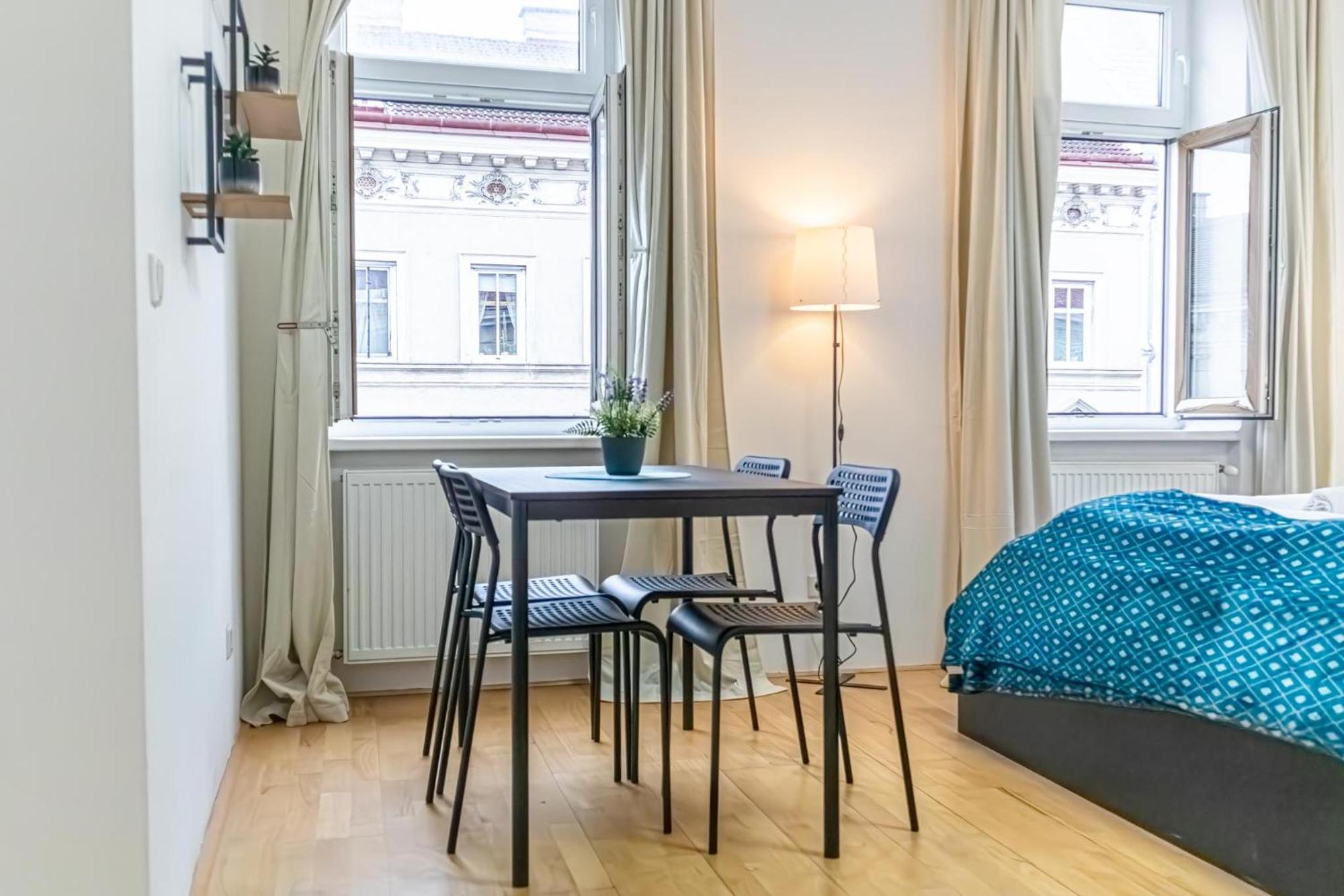 Elegant 2Br Apt.@Wiener Stadthalle/Central Located Exterior photo
